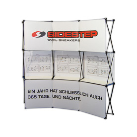 Faltdisplay Fa.1 mit Digitaldruck Einzelpanele mit Gummi-befestigung