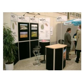 Messestand bestehend aus einer Fa.4 Faltwand Breite 280 cm Höhe 230, Bistro- Tisch u. 2 Stühle,1 St Messetheke 